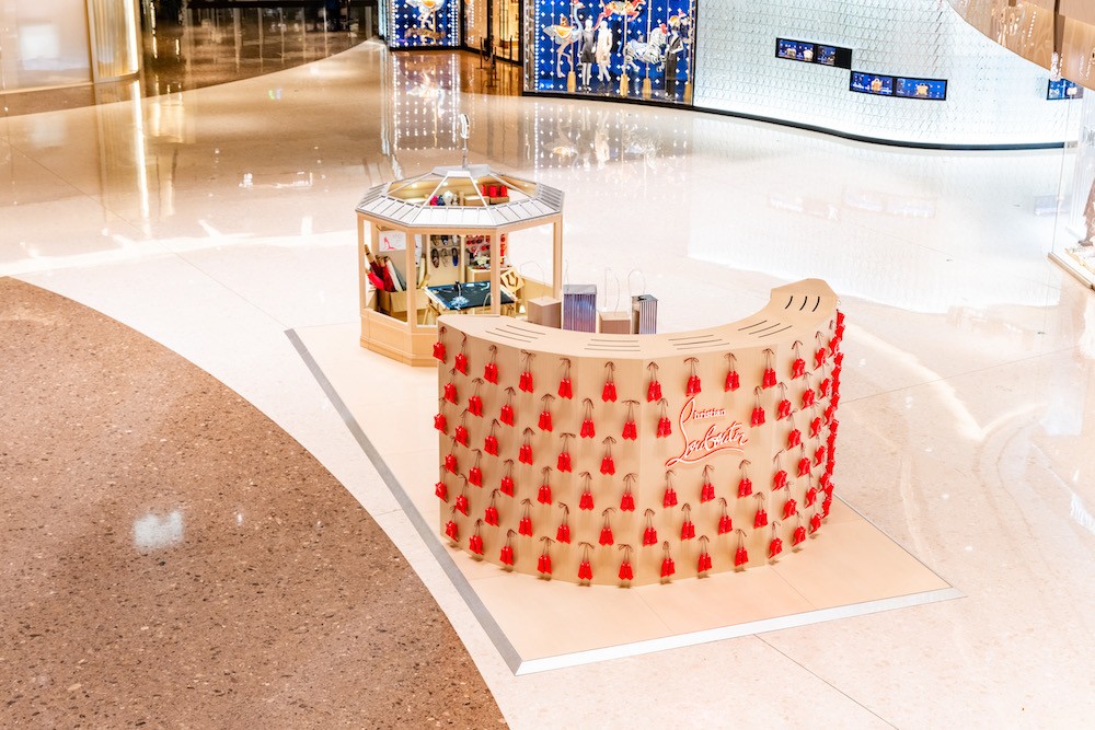 Christian Louboutin路铂廷“匠心工坊”限时体验空间 首站启幕上海