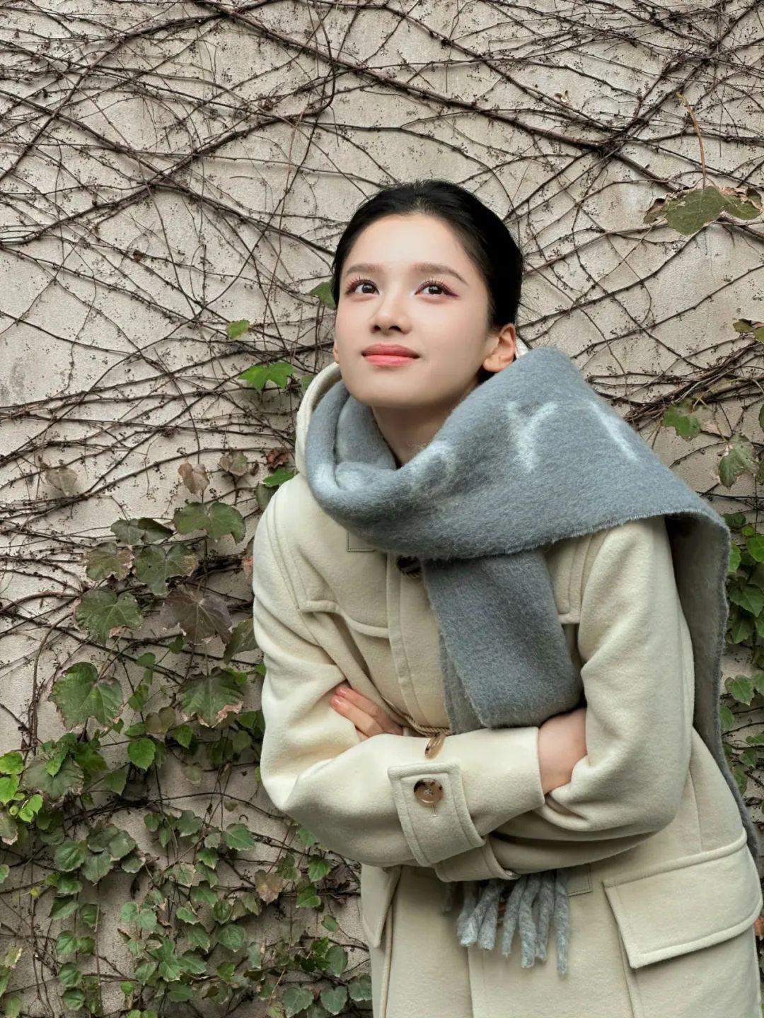 张婧仪、赵露思也难逃过气穿搭？