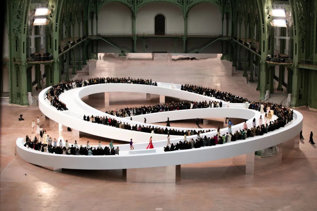 想看谁上身这些高定？