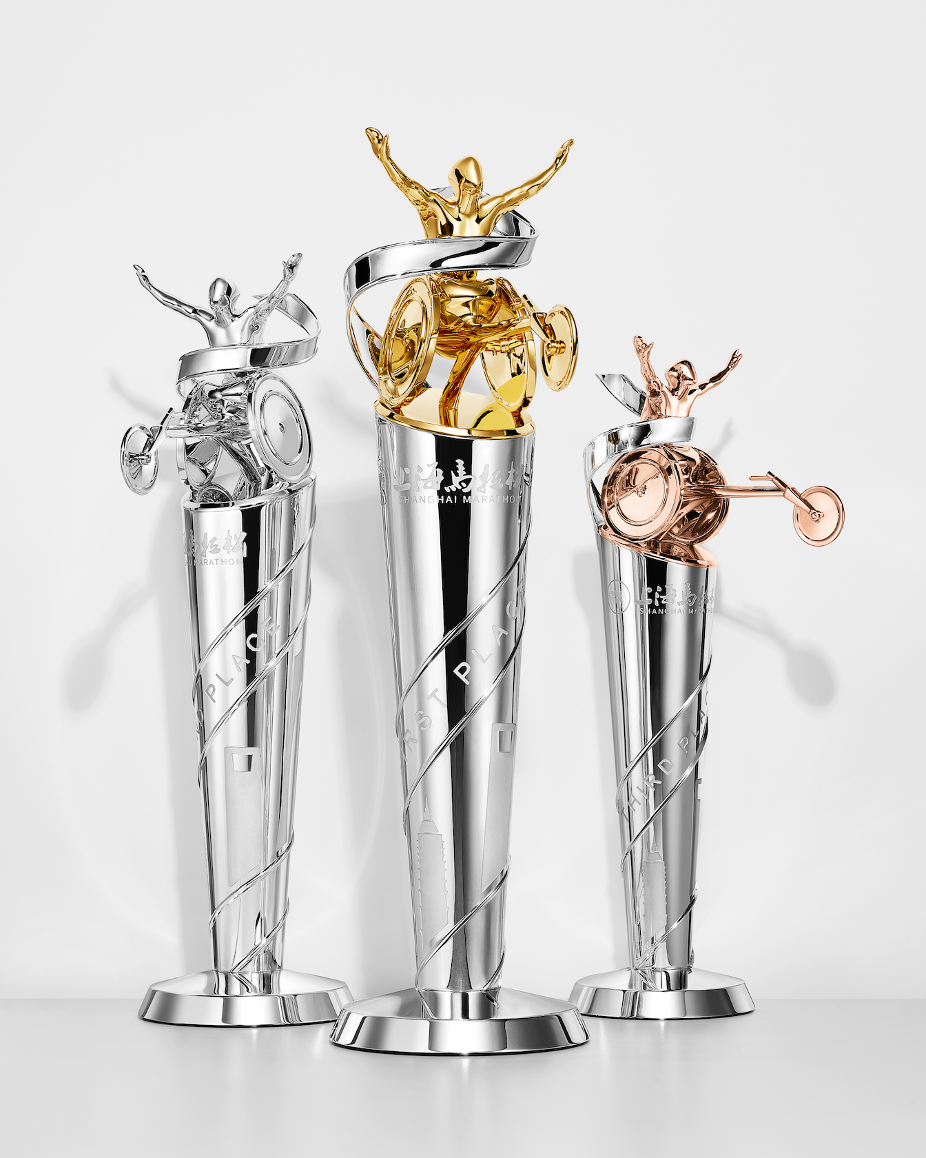 蒂芙尼为上海马拉松赛事打造奖杯与奖牌